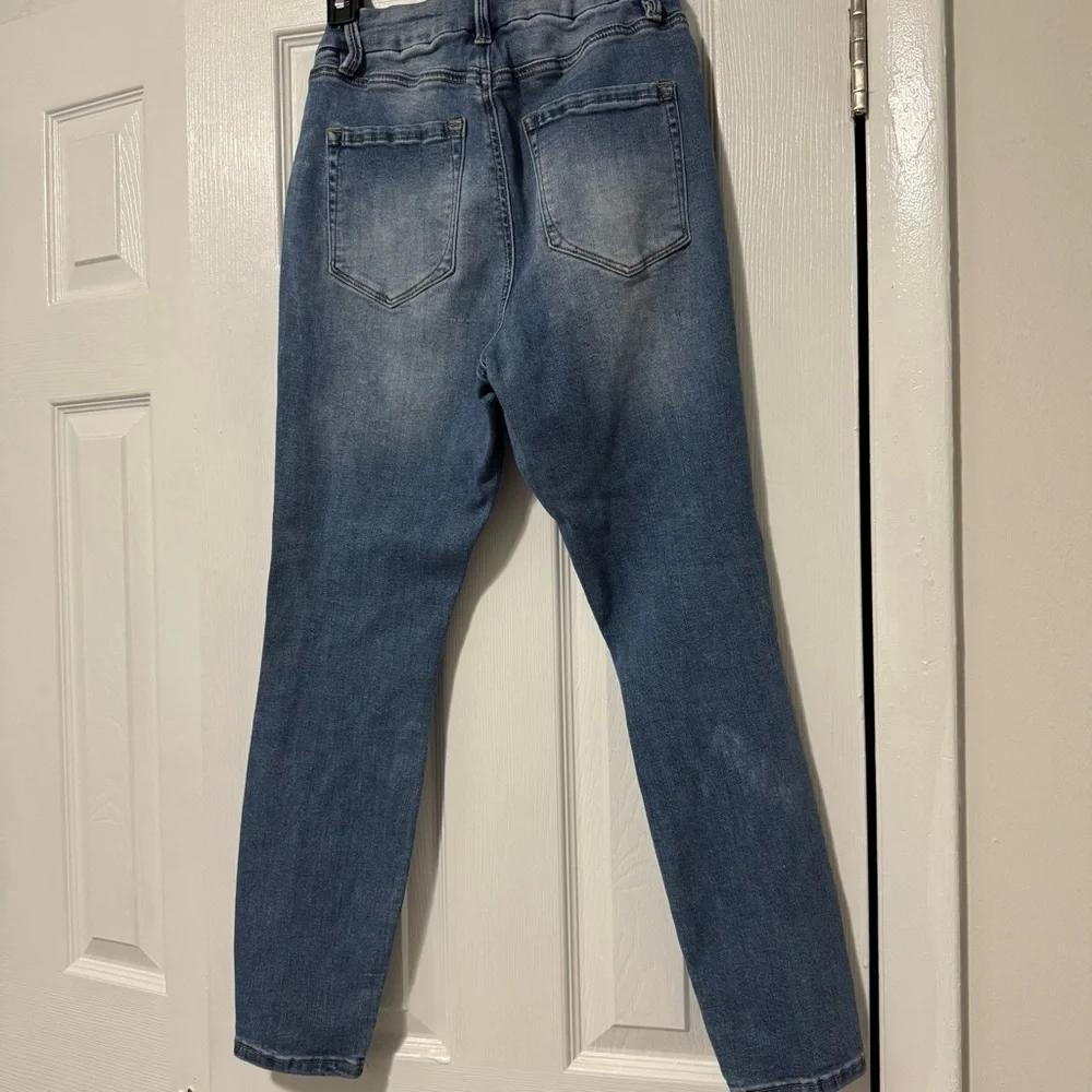 Rue21 Curvy Distressed Skinny Jeans - Picture 2 of 5